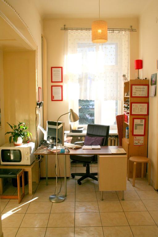 Hostel Aleje 28 Krakow Ngoại thất bức ảnh