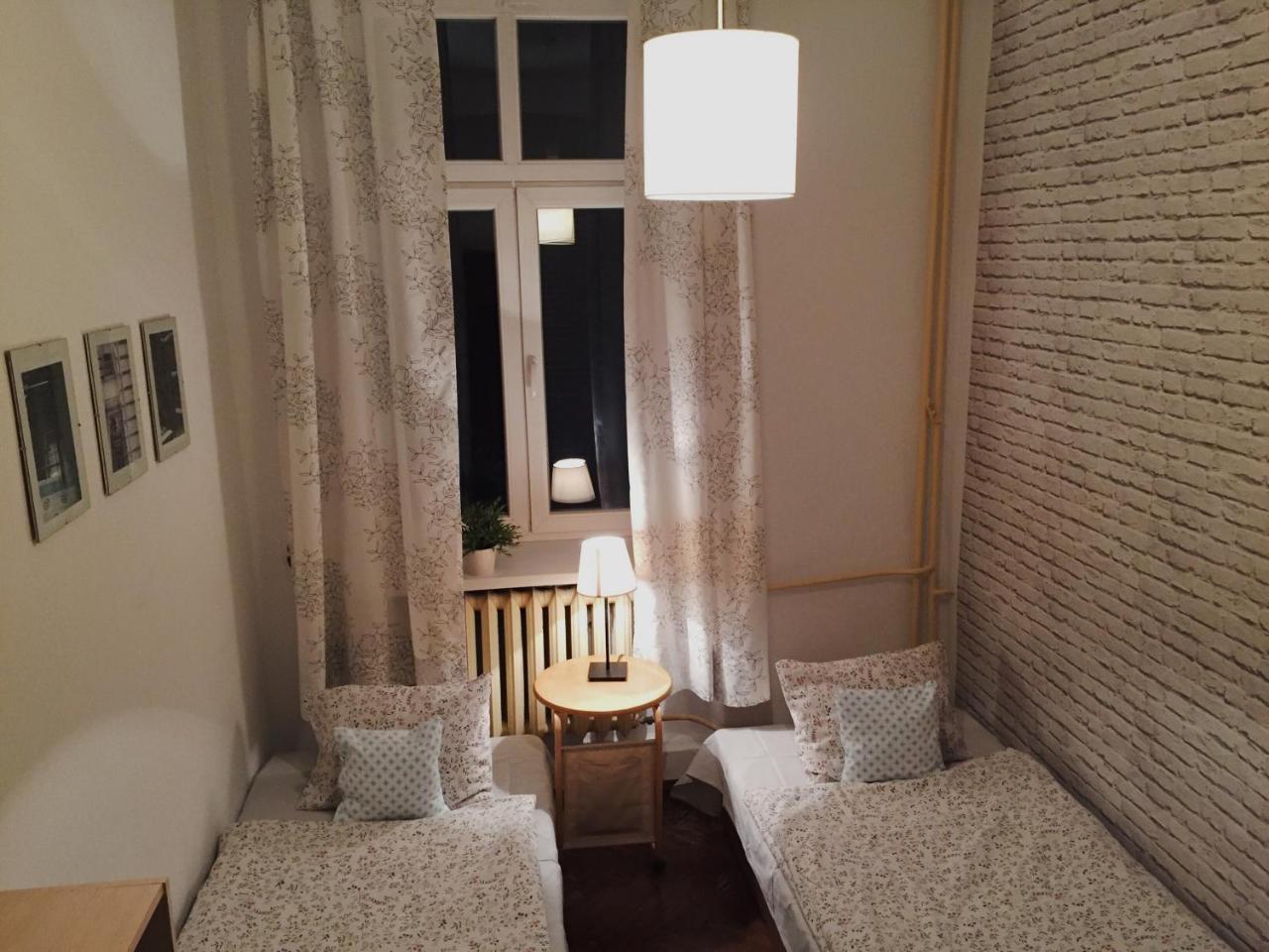 Hostel Aleje 28 Krakow Ngoại thất bức ảnh