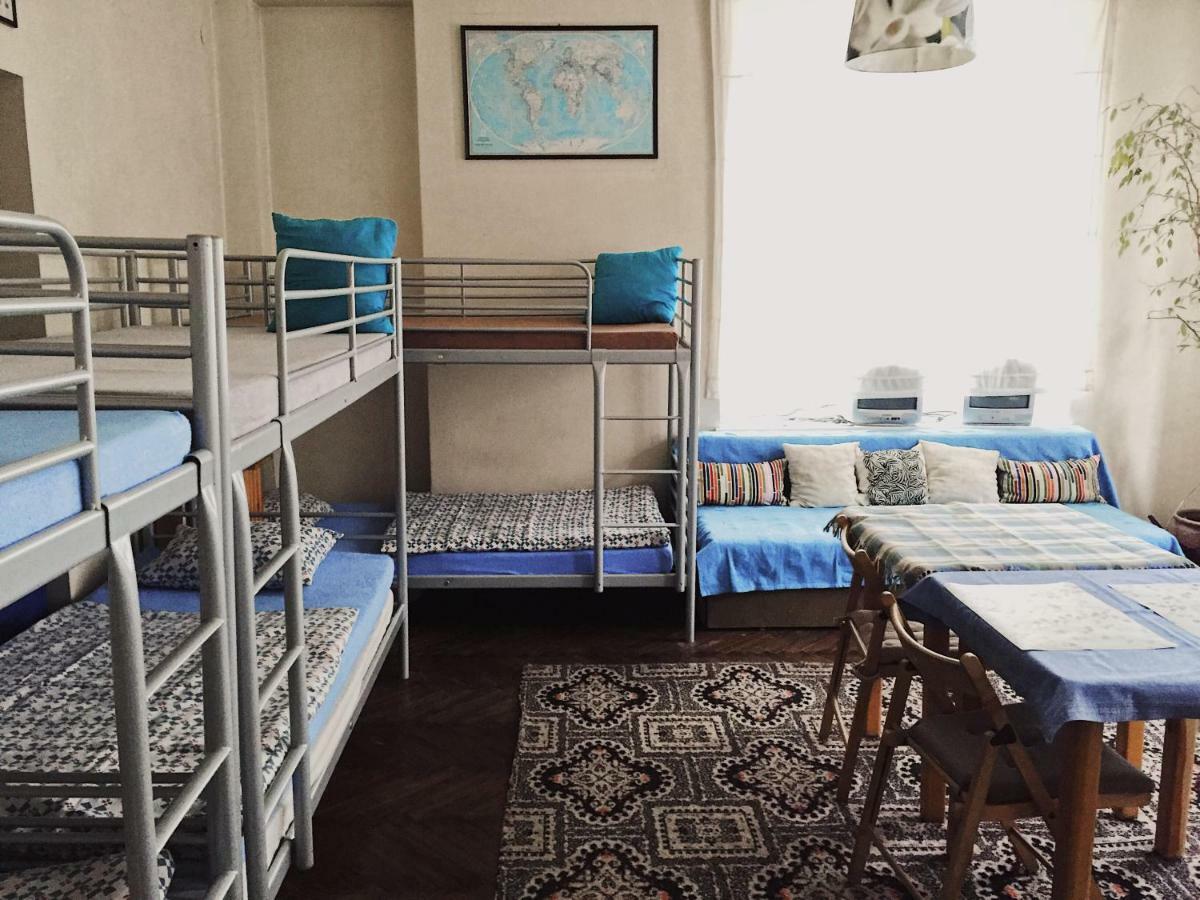 Hostel Aleje 28 Krakow Ngoại thất bức ảnh