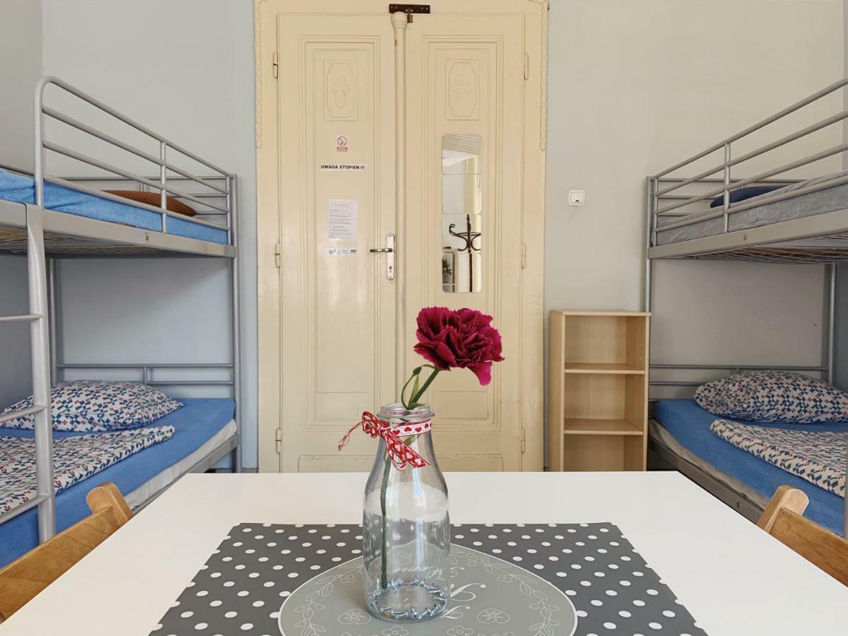 Hostel Aleje 28 Krakow Ngoại thất bức ảnh